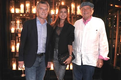Macri y Awada junto al chef Francis Mallmann, responsable del espectacular menú que se sirvió para el aniversario de Happening