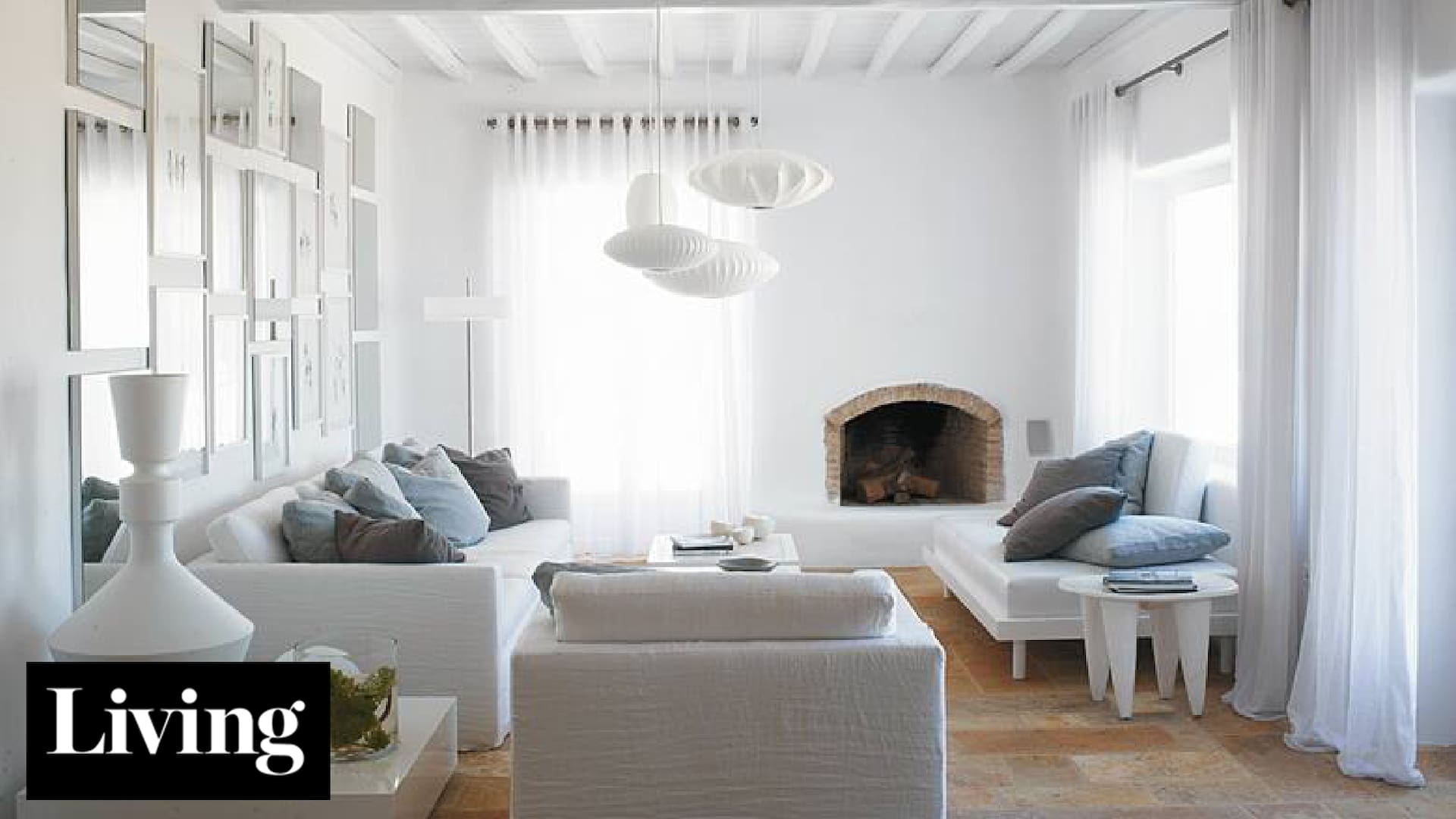 Una casa de playa blanca, radiante y práctica, con una decoración que no pasa de moda