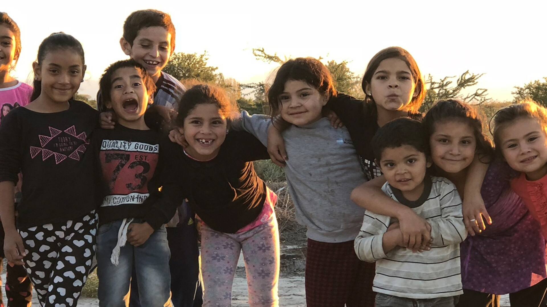 Sus hijos pasaban hambre, acudió a Cáritas y hoy alimenta en su casa a 120 chicos