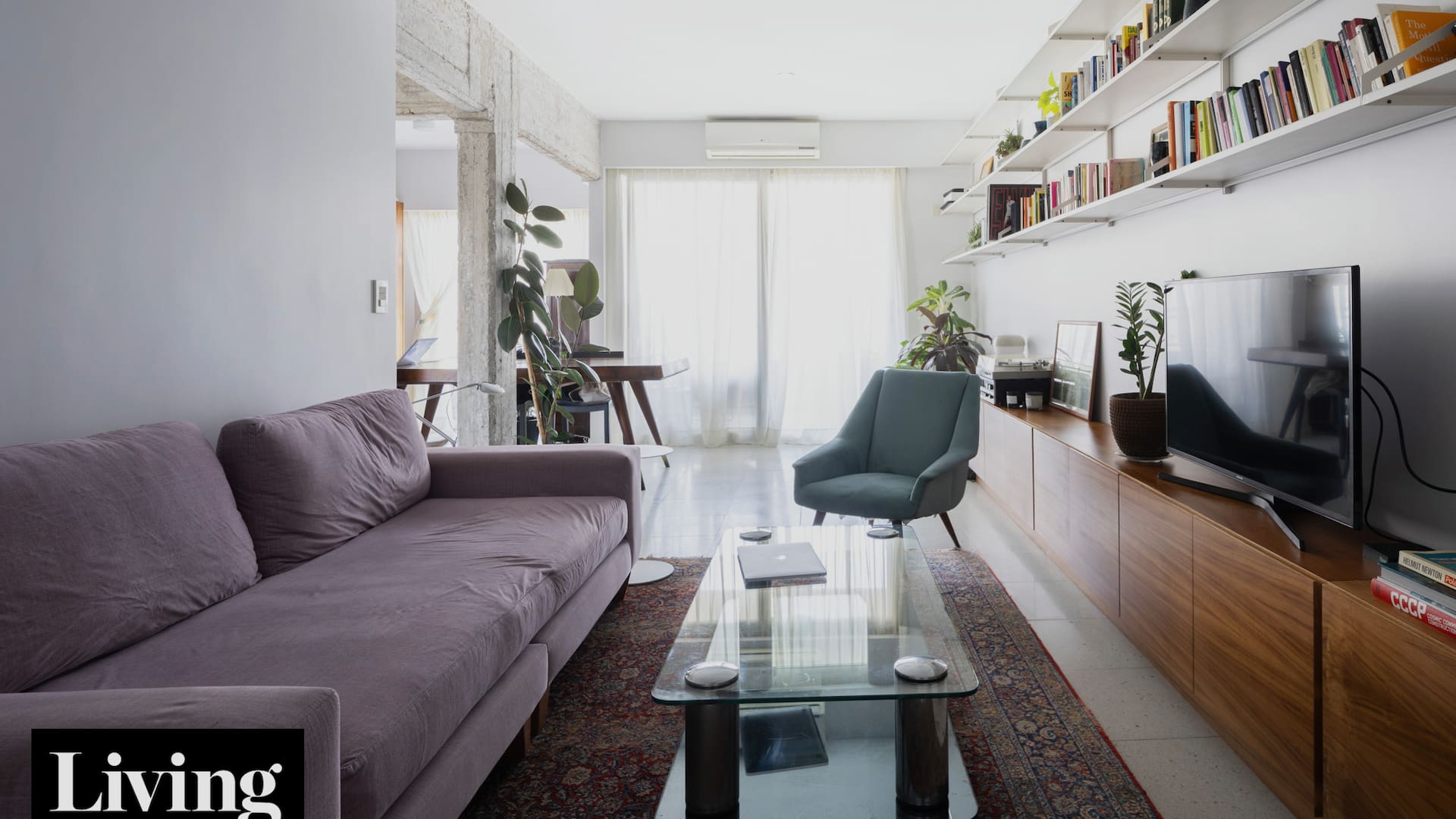 Cómo una reforma transformó un departamento de 70 m2 en un hogar flexible para vivir y trabajar en plena ciudad