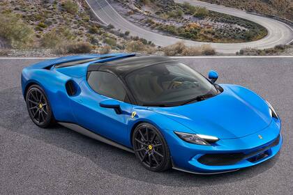 680 CV son los que genera el sistema híbrido de esta Ferrari 296 GTS