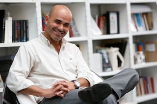 Sacheri, sobre La odisea de los giles: "La fui a ver siete veces al cine"