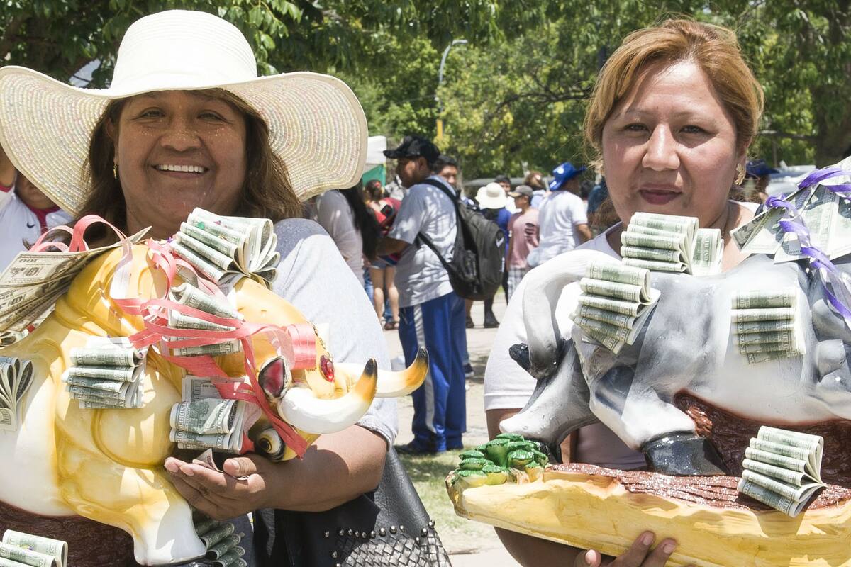 Fiesta de la Alasita: el día que la comunidad boliviana le pide por sus deseos al Ekeko