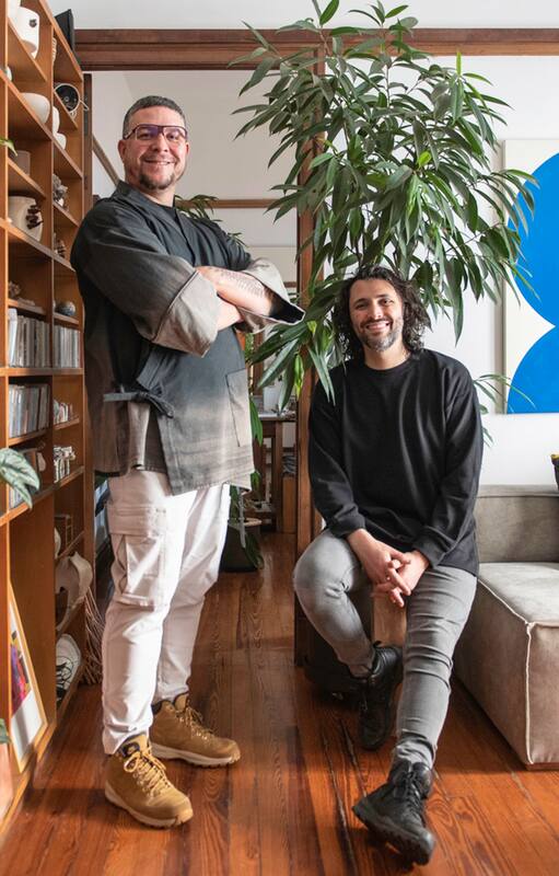 Así es la casa de esta dupla que creó un proyecto que creció en redes y se transformó en una tienda y una fábrica