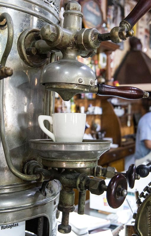 El histórico bar familiar de Villa Devoto que desde 1927 es punto de encuentro de vecinos y famosos
