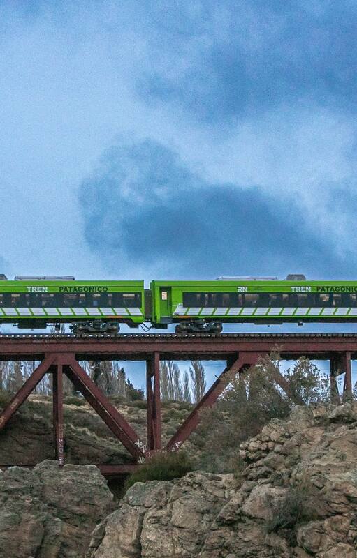 El nuevo servicio ferroviario de dos vagones que permite disfrutar de la majestuosidad de la Patagonia