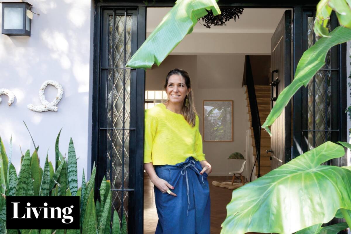 La ceramista Cecilia Nigro renovó su casa de 1942 y le agregó un divino taller de vidrio repartido
