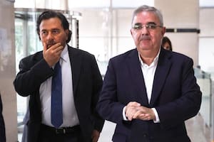 Los gobernadores aliados quieren que Milei resuelva la situación de Adorni