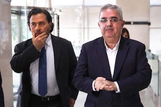 Los gobernadores aliados quieren que Milei resuelva la situación de Adorni