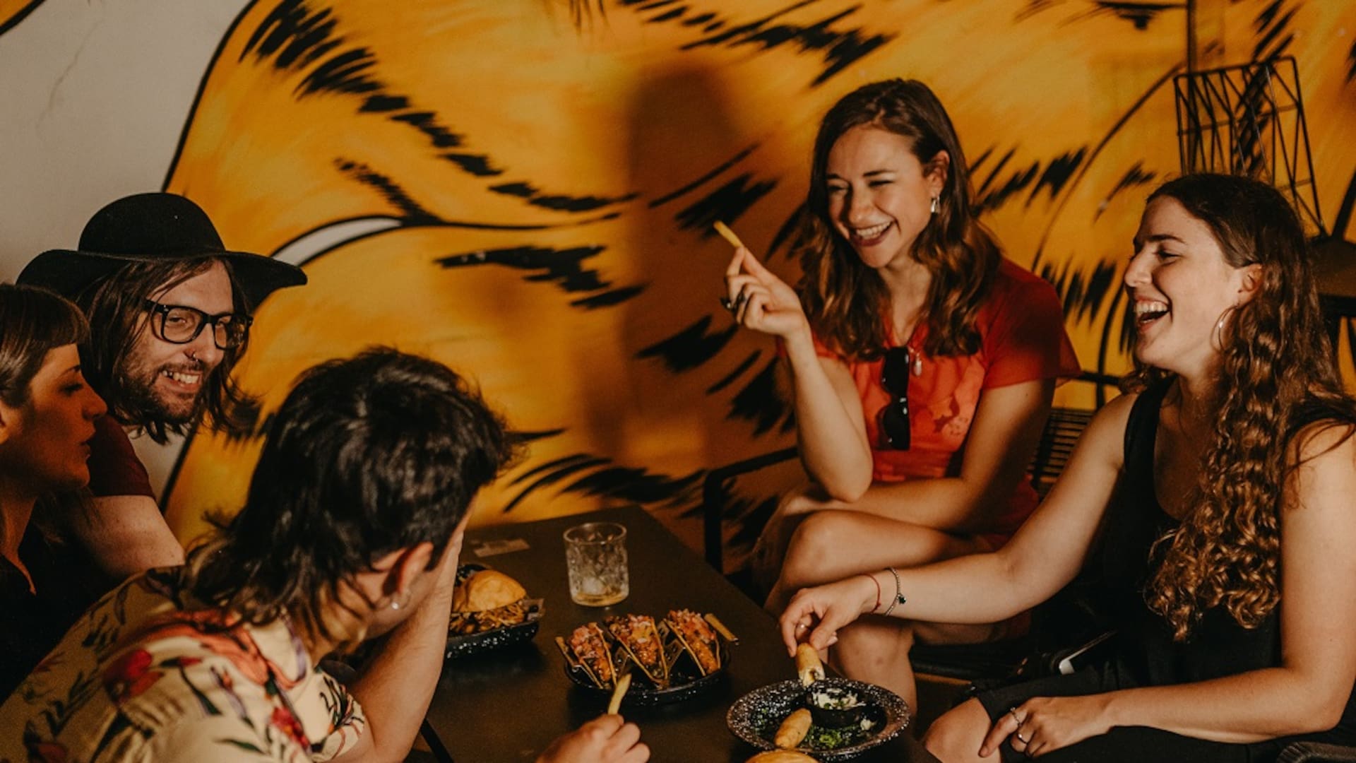 7 lugares para comer rico y salir a bailar en Buenos Aires.