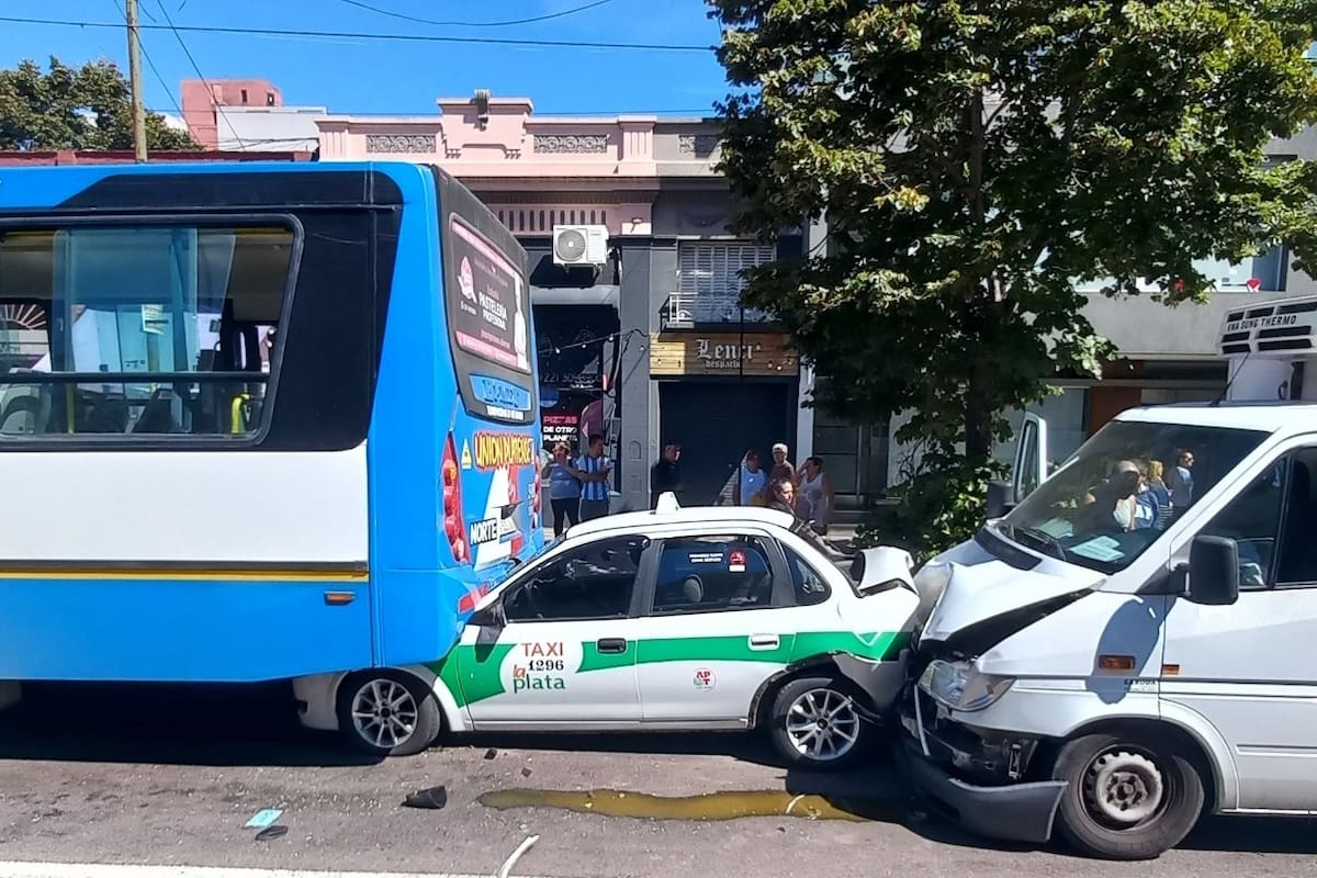 7 y 33, La Plata