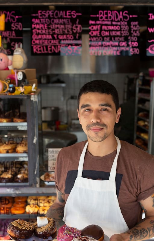 El venezolano de las donas que pasó de vender en la calle a enamorar a Palermo