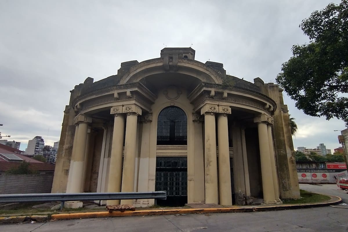 Pabellón del Centenario, un edificio histórico que está en el predio de Easy y Jumbo de avenida Bullrich