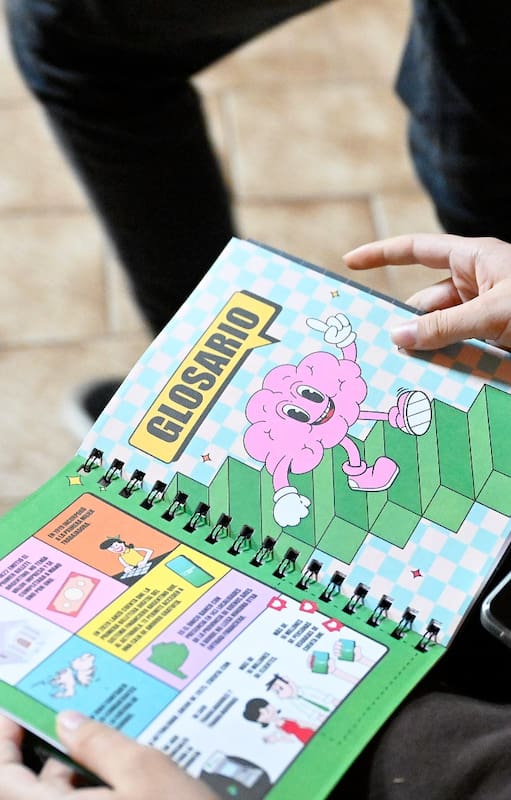 Ni apuestas, ni promesas millonarias: cómo es el curso que les enseña finanzas a los estudiantes bonaerenses