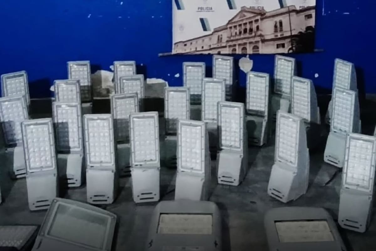 91 Iluminarias recuperadas en dos allanamientos