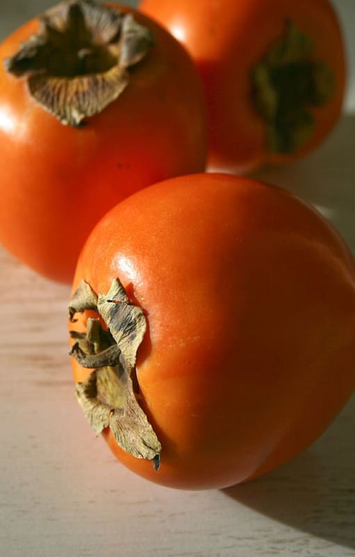 Kaki, la fruta de temporada que pocos conocen y gana fama en las verdulerías
