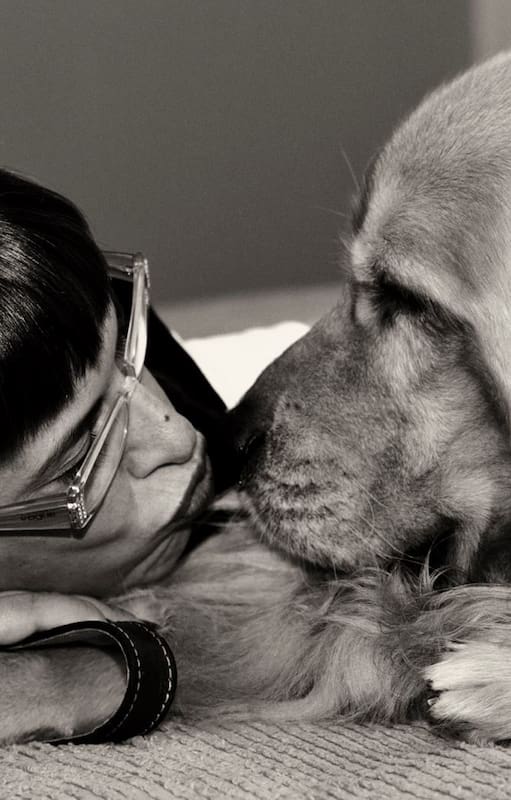 Joy, el perro que le enseña a Valeria cómo decir adiós cuando llegue su momento de partir