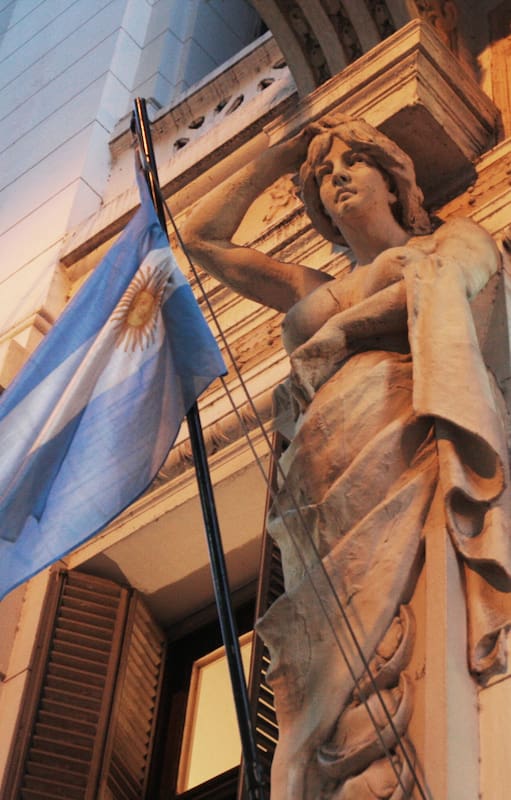 Volvió al Pellegrini 22 años después de graduarse e hizo un aporte millonario: "Quise ayudar al colegio que tanto me dio"