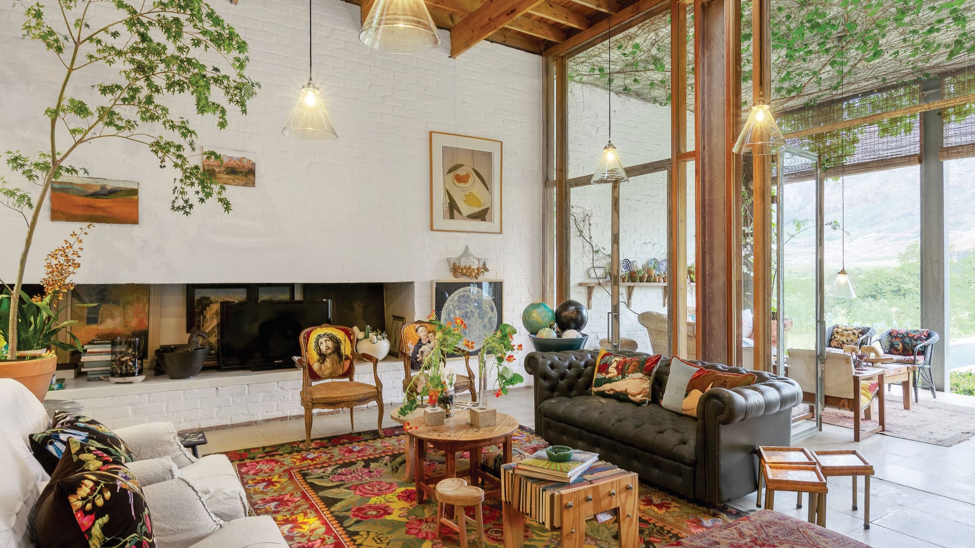Una casa con esqueleto moderno e interior campestre en Ciudad del Cabo