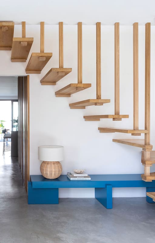 ¿Te la perdiste? Con nuevos colores y materiales, actualizaron respetuosamente su chalet con jardín en Tigre