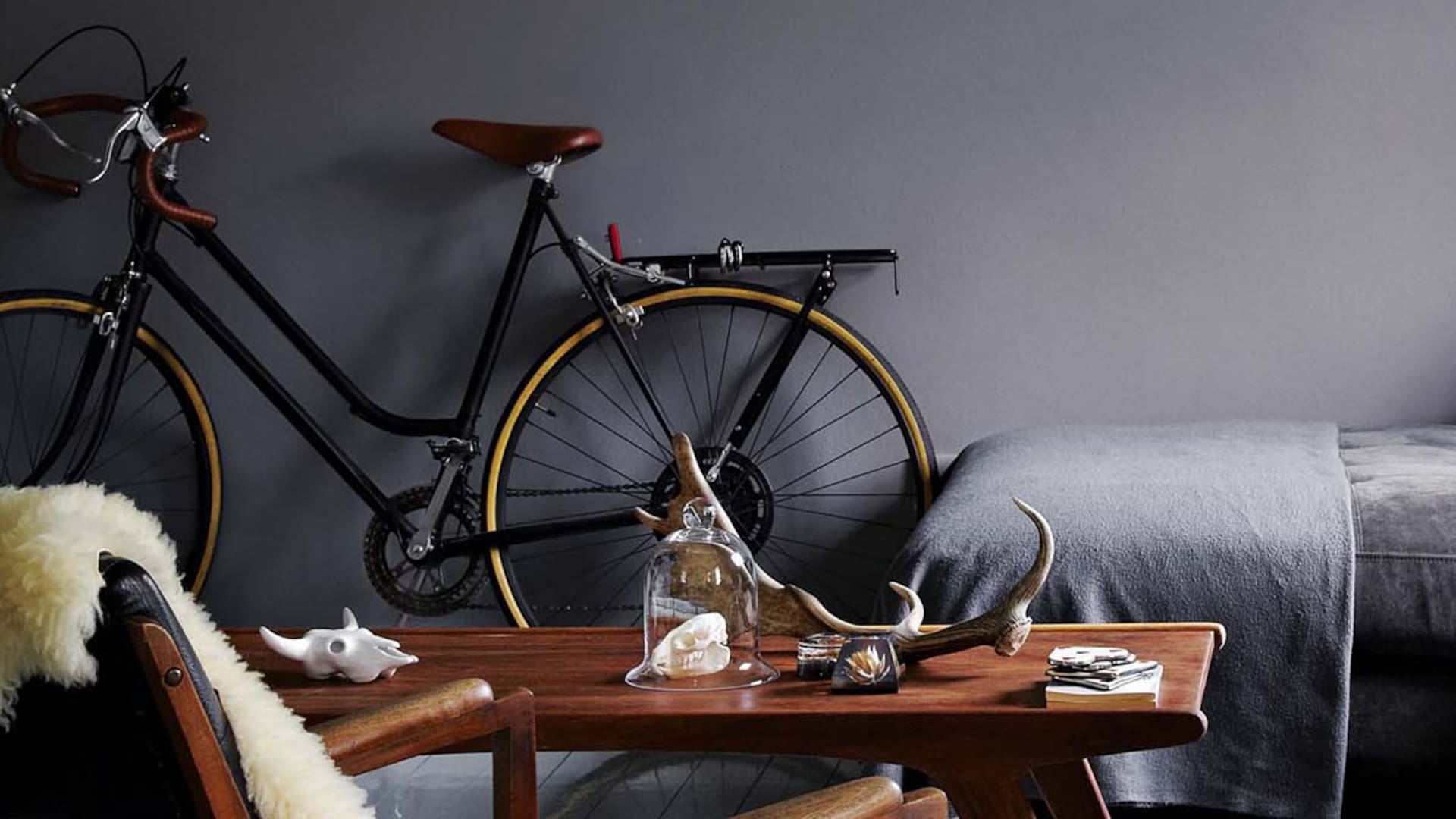 Bici a la vista. Ideas para guardarlas o sumarlas con estilo a los ambientes