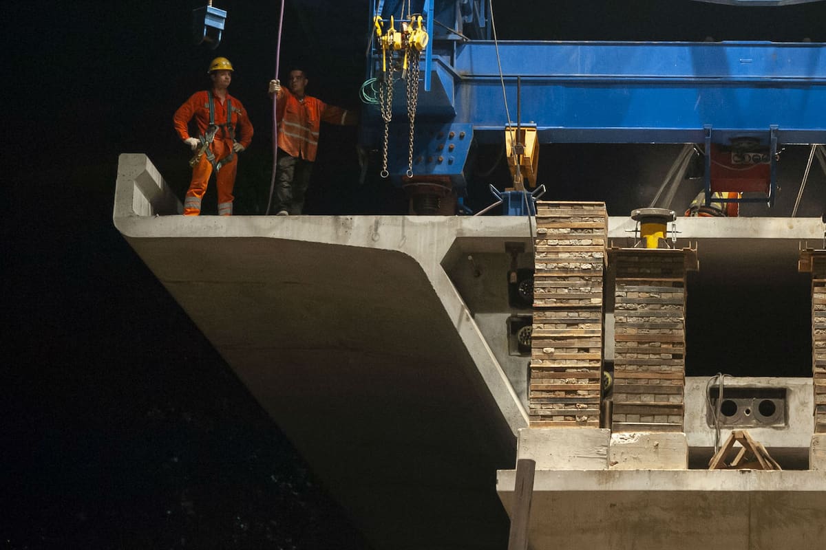 Trabajando día y noche, terminaron el viaducto por donde pasará el tren Mitre