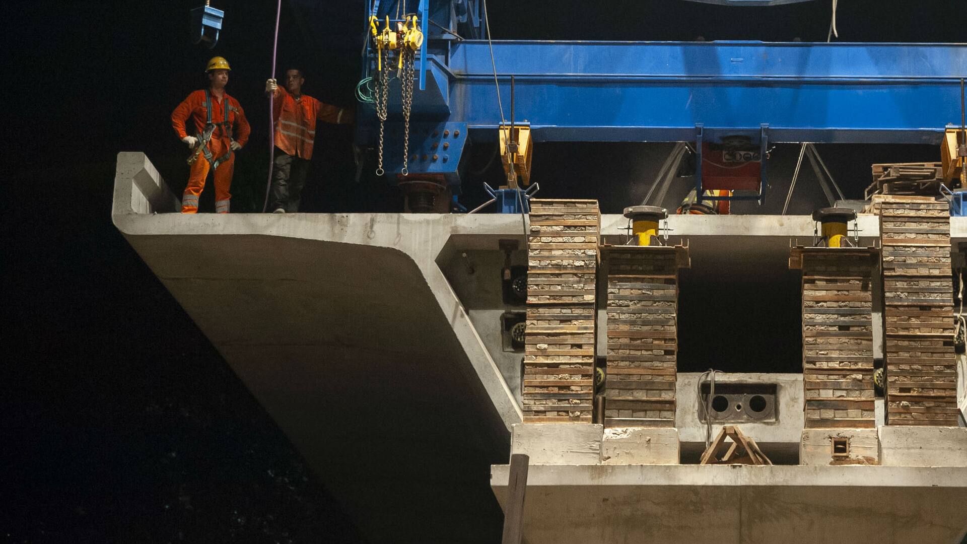 Trabajando día y noche, terminaron el viaducto por donde pasará el tren Mitre