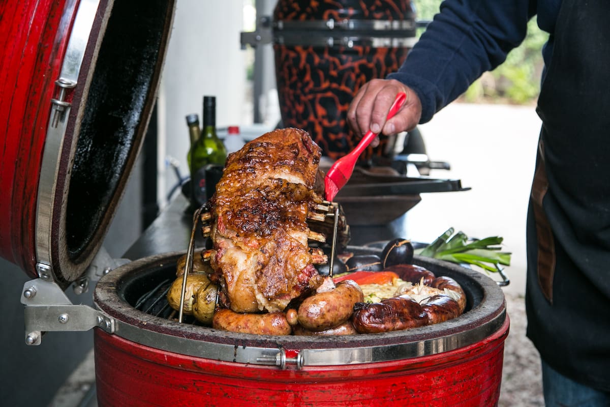 Kamado B10. La historia detrás del primer kamado que revoluciona el asado argentino con la única fábrica que mantiene la técnica milenaria japonesa