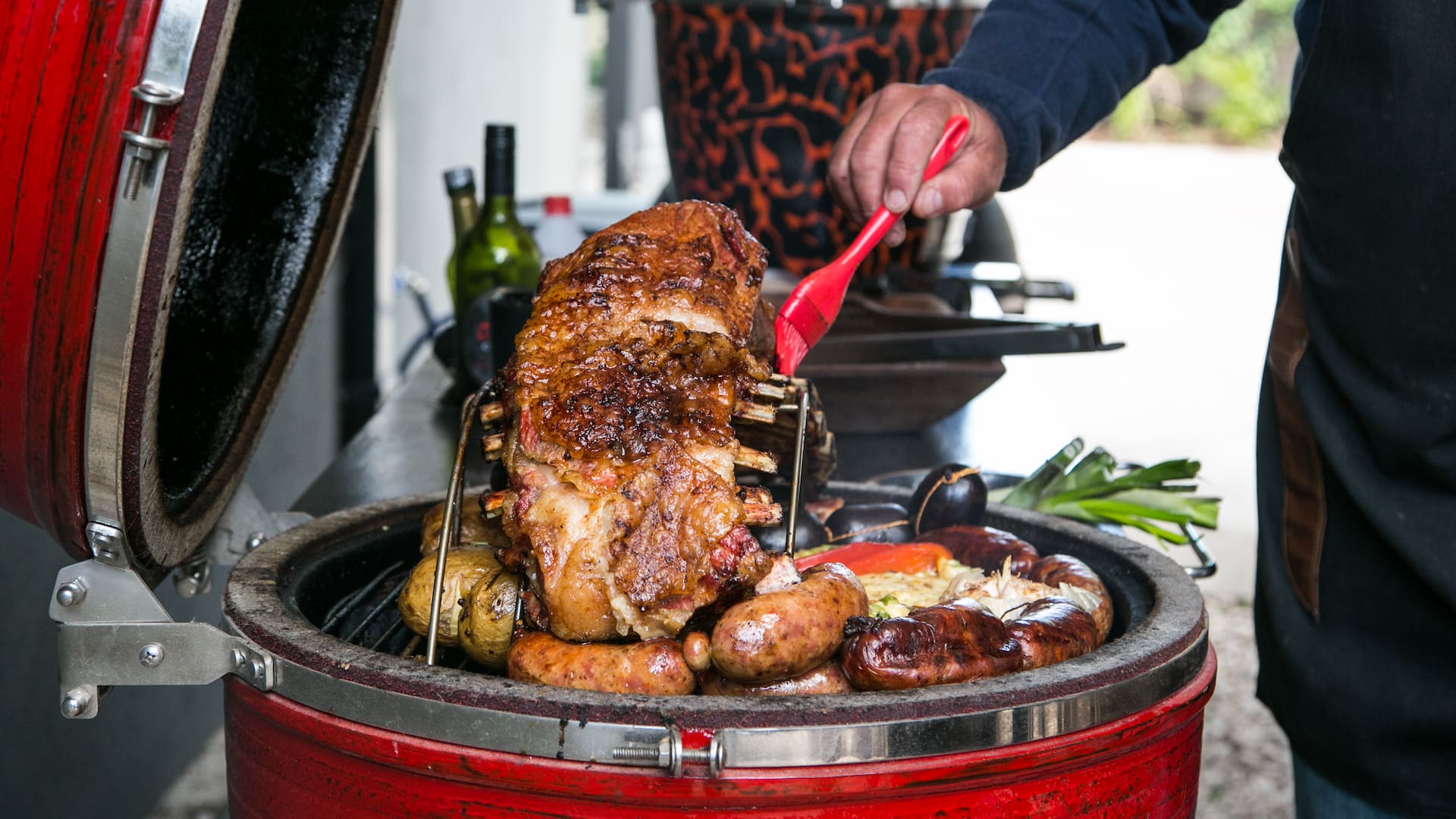 Kamado B10. La historia detrás del primer kamado que revoluciona el asado argentino con la única fábrica que mantiene la técnica milenaria japonesa