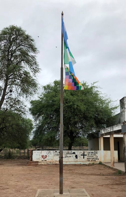 Una escuela vandalizada y sin mantenimiento, pide ayuda para mejorar su edificio