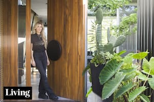 Daniela Urzi nos muestra cómo reformó y ambientó su casa en las afueras