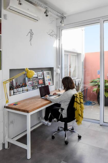 Ciudad natal: Después de vivir afuera, una arquitecta convirtió un PH antiguo de Bahía Blanca en su casa-estudio