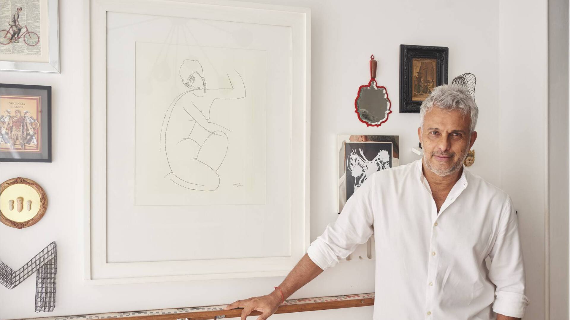 Descubrimos el costado deco y coleccionista de Mario Massaccesi en su departamento en Palermo