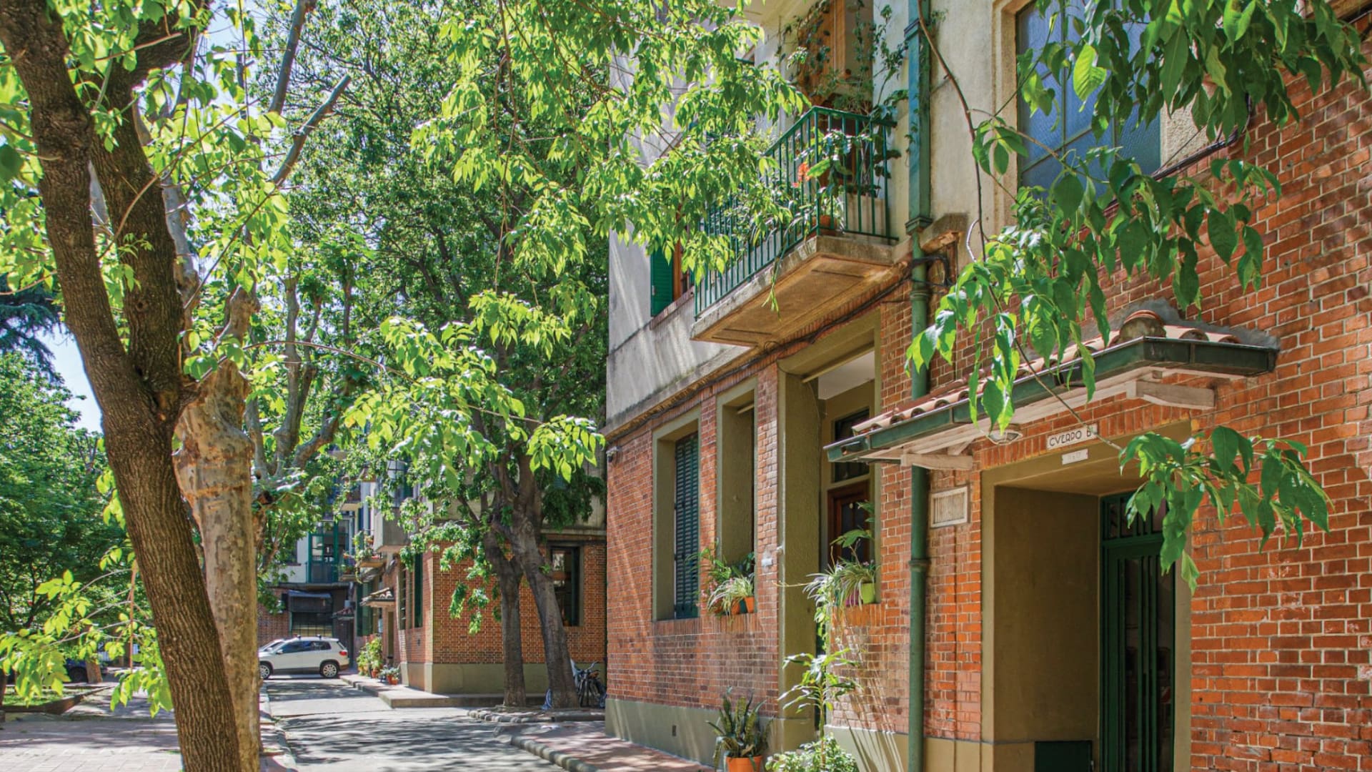 95 años de un barrio emblemático. El conjunto de viviendas que tiene lista de espera para comprar departamentos