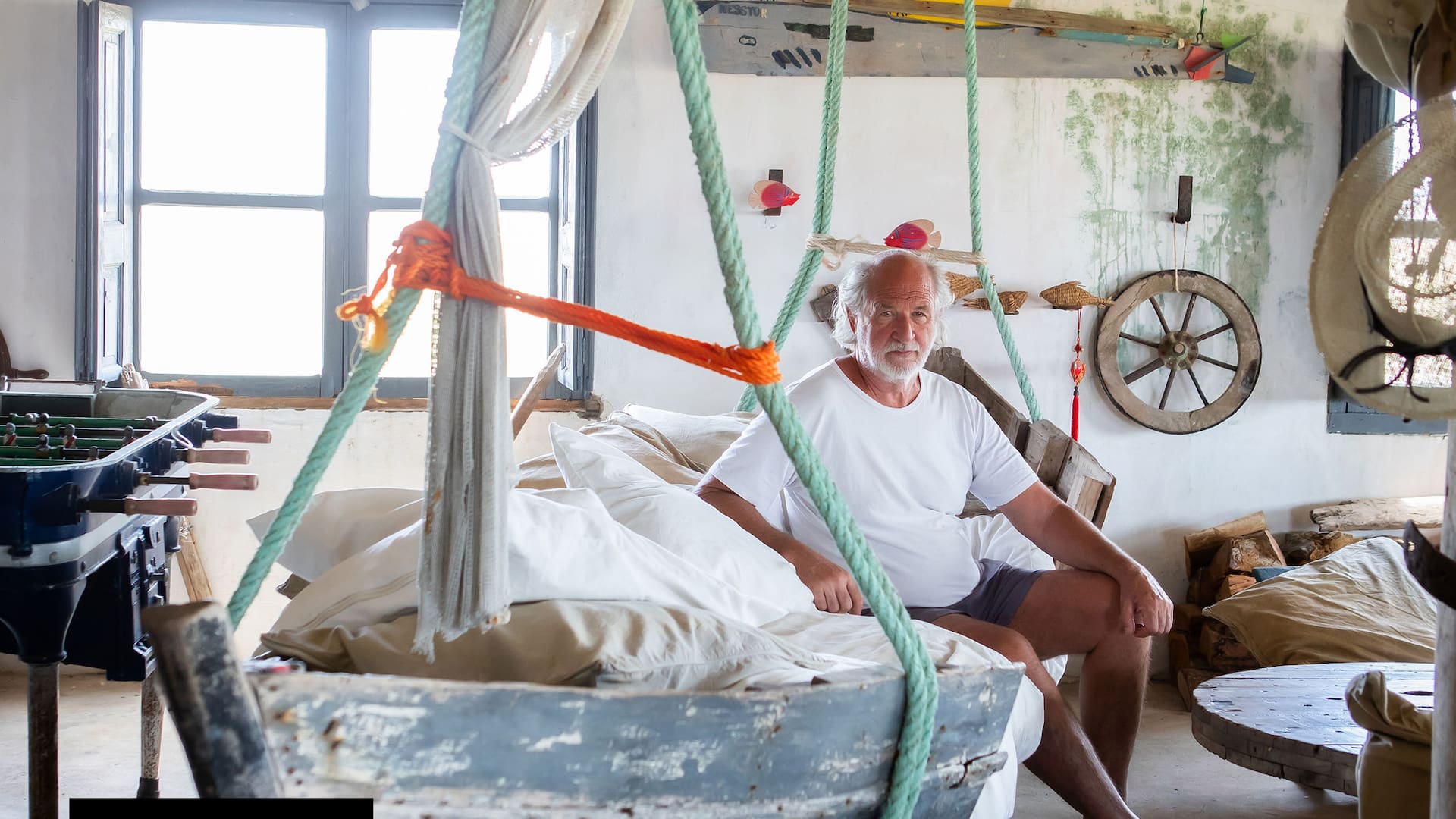 Viven en lugares insólitos, no siguen las tendencias y muestran los detalles de una vida original