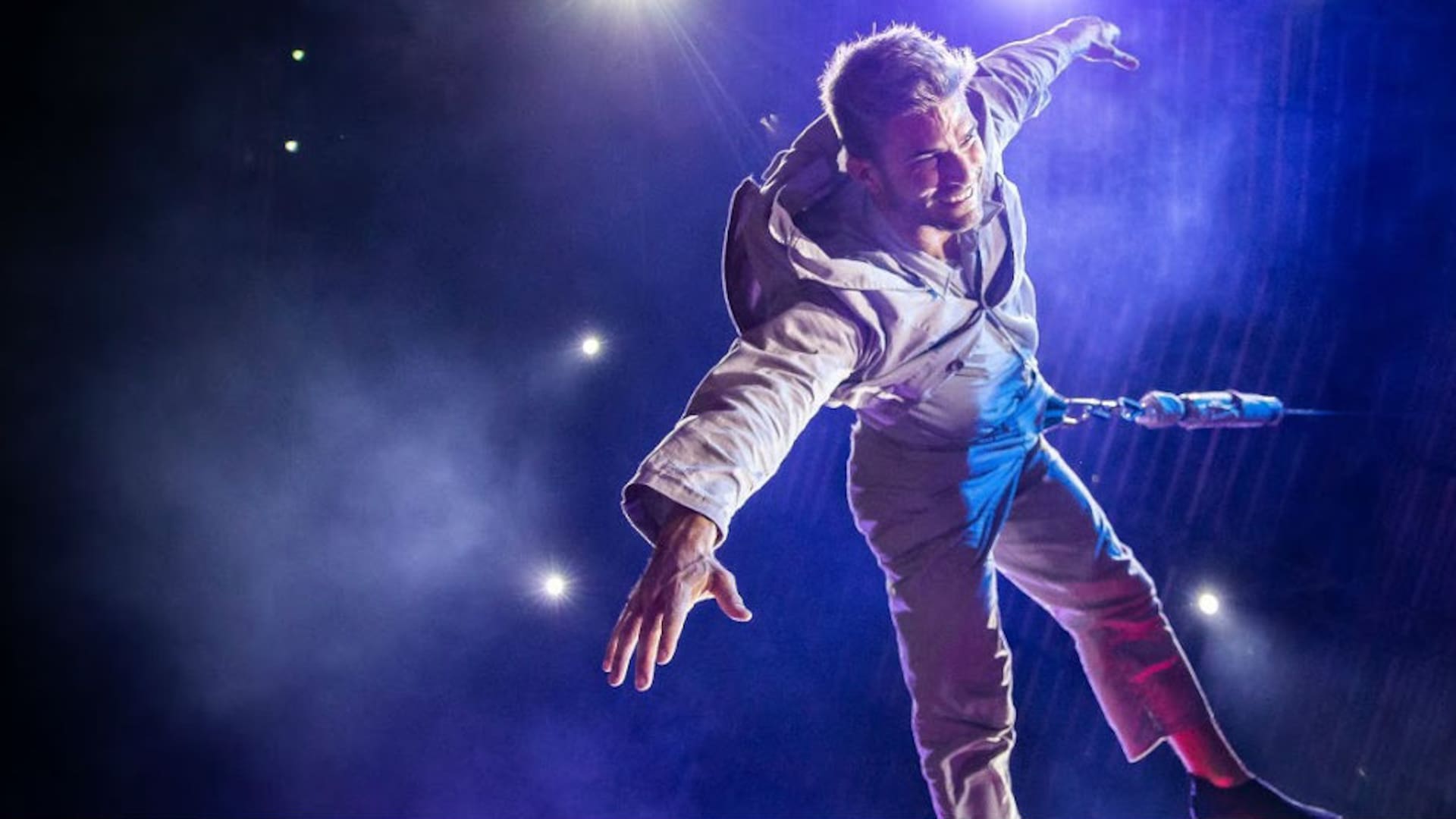 Resiliencia: Boris Bakst, el chico de Fuerza Bruta que cayó desde el aire y volvió a volar