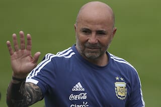 Acuerdo de palabra para que Sampaoli abandone el banco de la Selección