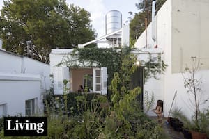 Unió dos PH de los años 50 y logró una casa con menos presupuesto y más verde del que esperaba