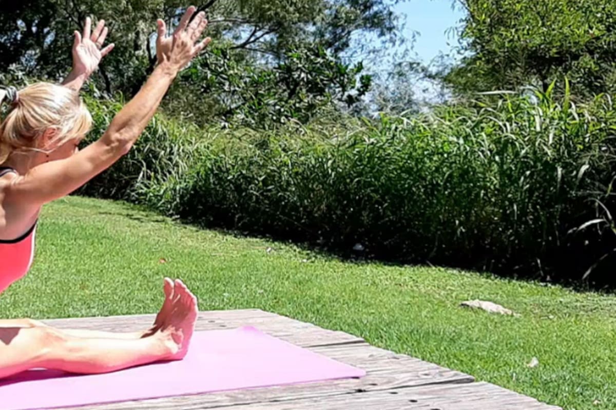 La felicidad: ¿una cuestión de buena digestión? 3 posturas de yoga para favorecer la motilidad