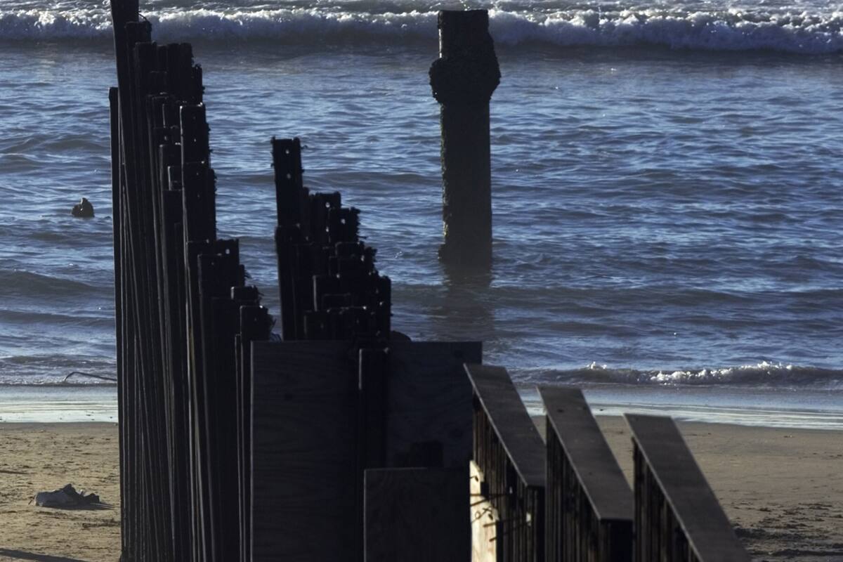 El Desayunador del padre Chava, el refugio de los deportados que deben cruzar el muro hacia Tijuana