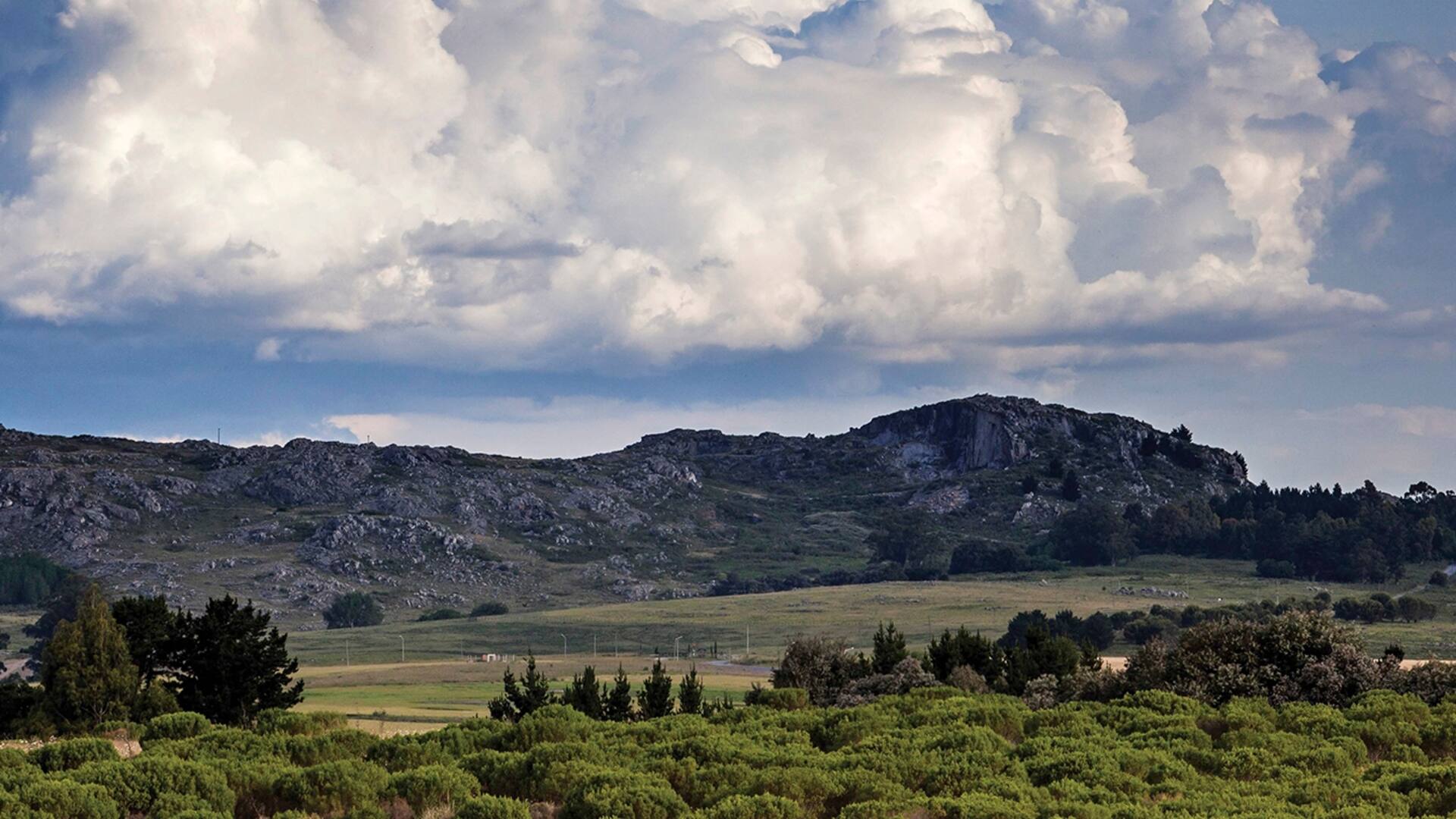 Belleza natural y distancia irónica en las sierras bonaerenses