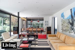 En Santiago de Chile, diseñaron una casa que remite a la época dorada de la arquitectura norteamericana