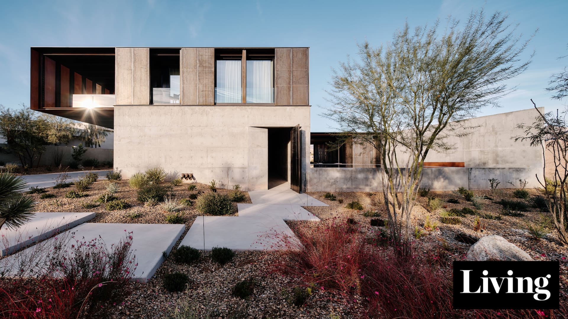 Entre hormigón, arte y naturaleza, así es la casa en el desierto que borra los límites entre la arquitectura y el paisaje