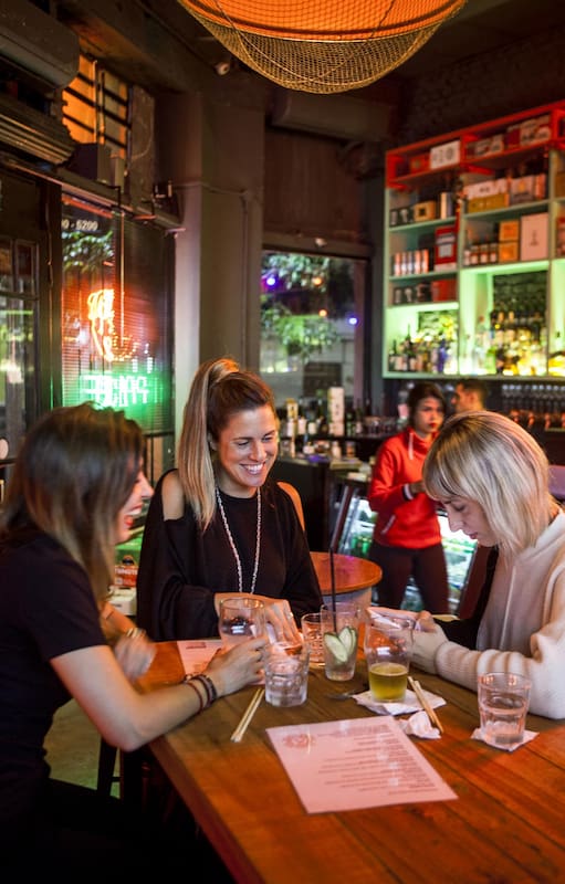 ¿Nos juntamos antes de fin de año? Cuatro bares para celebrar con amigos