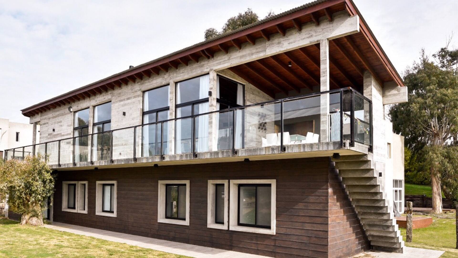 Construir a distancia: Una arquitecta cuenta cómo hizo su casa en Costa Esmeralda en 9 meses