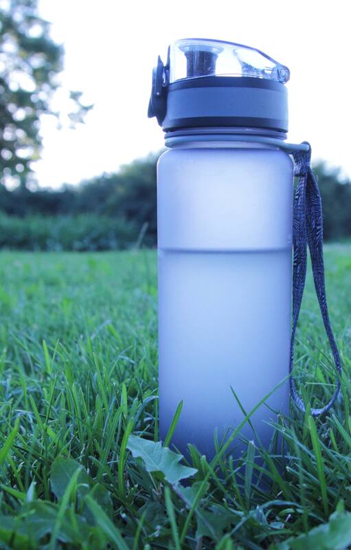 Es hora de abandonar las botellas descartables: 3 alternativas para reemplazarlas