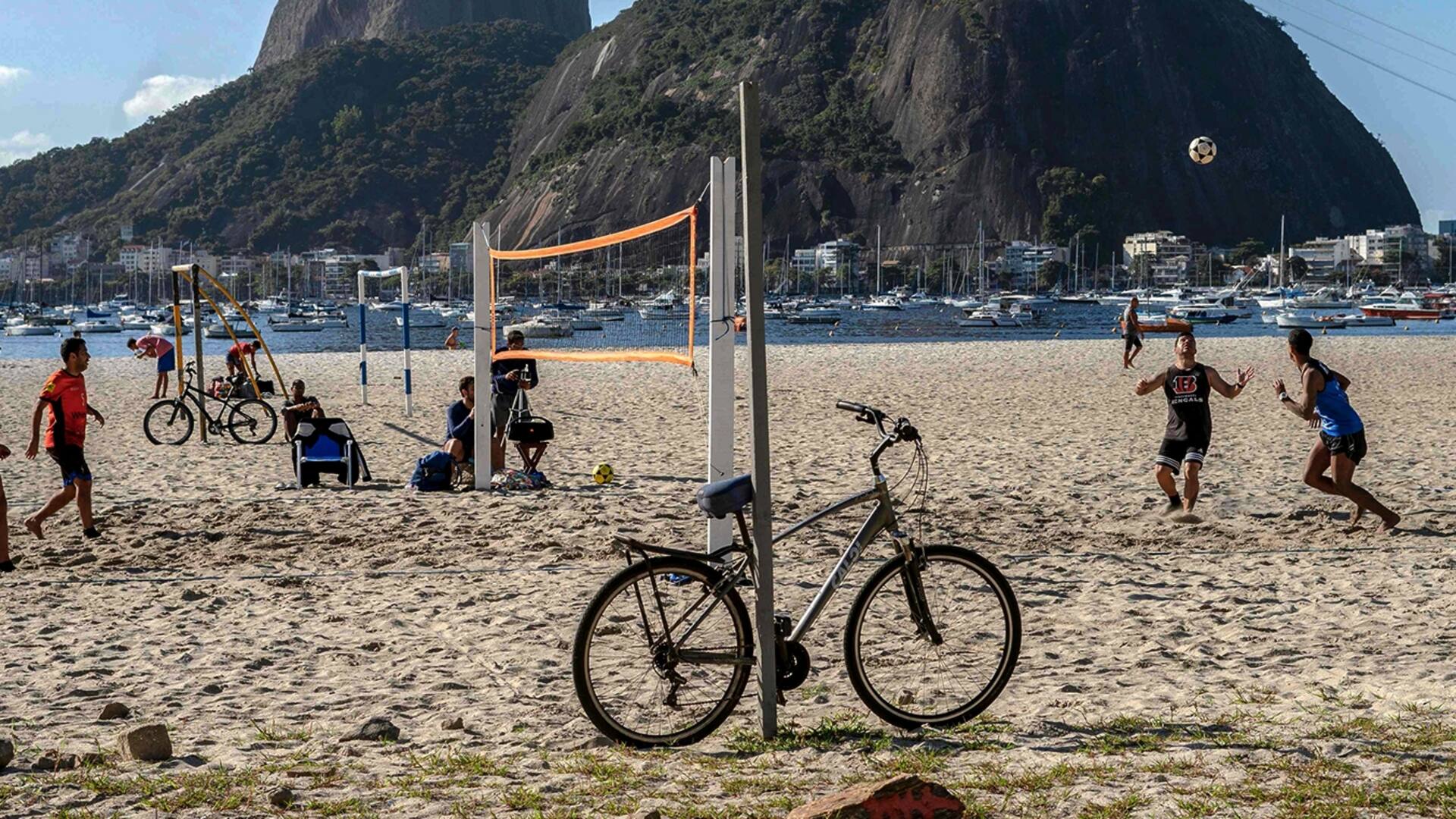 Río de Janeiro, el placer de respirar en una playa vacía y esperar que todo pase
