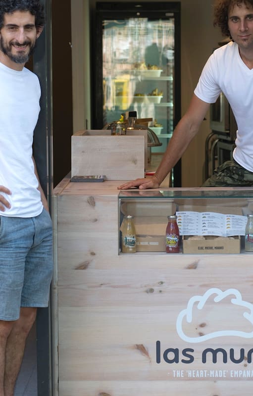 Las empanadas de colores argentinas que triunfan en Barcelona