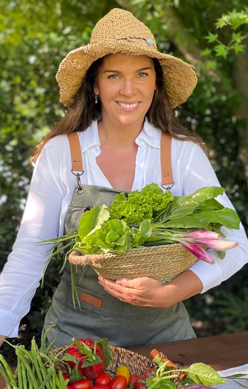 Fue modelo en los 90, se transformó en influencer jardinera y acaba de sacar un libro de recetas