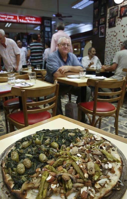 Luego del escrache, en Güerrín también se pueden comer pizzas veganas